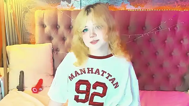 EmilyAngells online show from May 21, 2026, 7:17 am