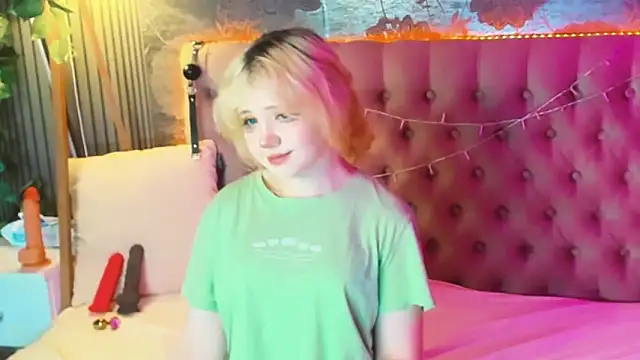 EmilyAngells online show from May 27, 2026, 6:32 am