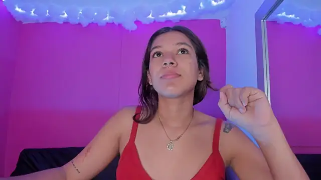 Snapshot of violett_24_ chatting on March 19, 2025, 12:56 pm violett 24 online show from March 19, 2025, 12:56 pm