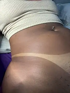 Snapshot of yasmimbrasileirinha chatting on February 22, 2025, 11:35 pm yasmimbrasileirinha online show from February 22, 2025, 11:35 pm