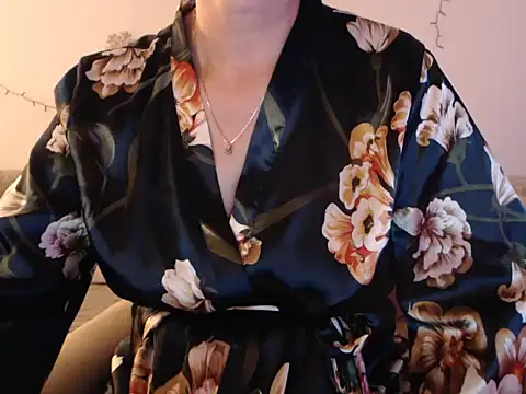 Snapshot of YourfantasyGiuly chatting on June 28, 2026, 4:19 am YourfantasyGiuly online show from June 28, 2026, 4:19 am