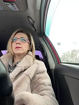 Lusi Luxary online show from March 11, 2025, 7:35 am