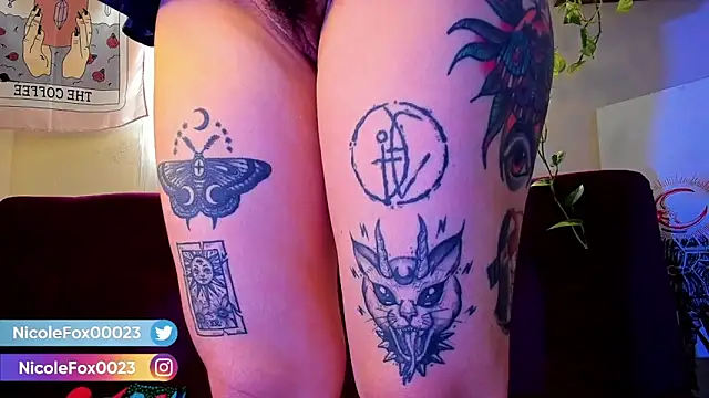 NicoleFox23  online show from October 26, 2025, 9:59 pm