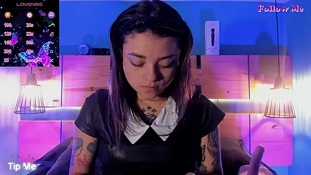 ChloeAllennn online show from November 27, 2025, 12:05 pm