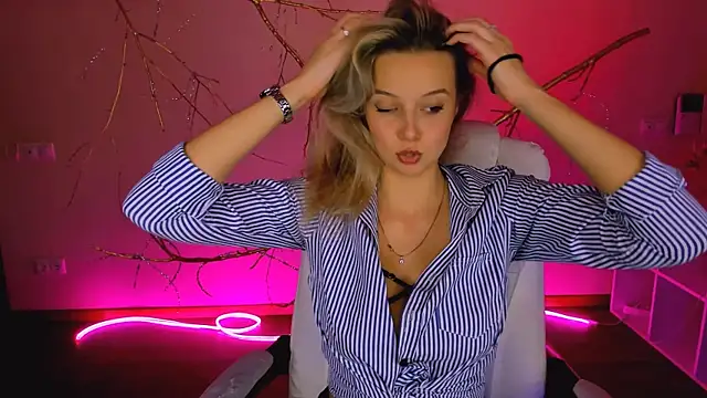 Snapshot of melissa_richardson chatting on December 4, 2025, 12:37 pm melissa richardson online show from December 4, 2025, 12:37 pm