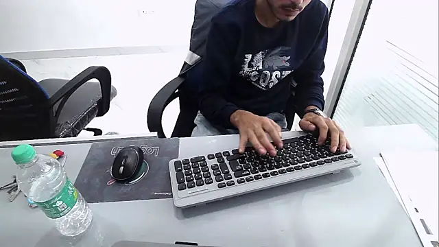 rahulkajuuu0909 online show from November 28, 2025, 9:09 am