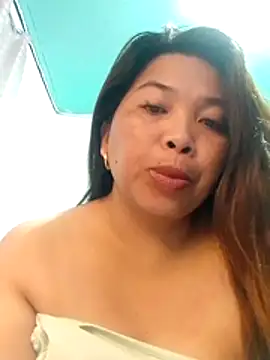 Snapshot of Sweet_fatty18 chatting on October 16, 2025, 9:56 pm Sweet fatty18 online show from October 16, 2025, 9:56 pm