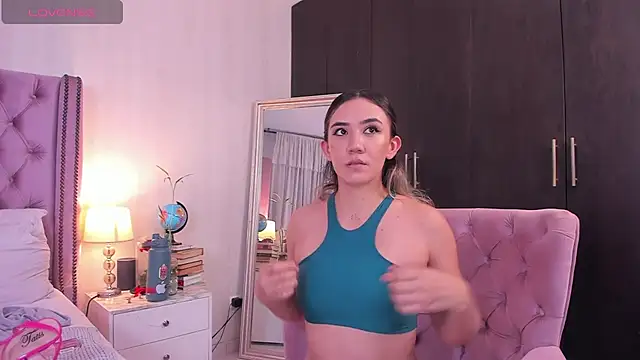 natashaleightt online show from March 21, 2025, 12:29 am