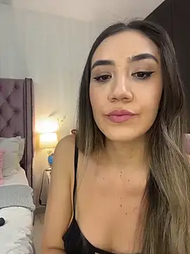 natashaleightt online show from October 21, 2025, 2:11 am