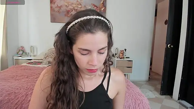 Snapshot of jessyegoldenn chatting on March 13, 2025, 9:26 pm jessyegoldenn online show from March 13, 2025, 9:26 pm