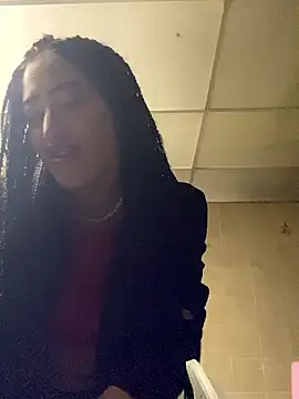 MichelleDiaz Pink online show from March 8, 2025, 6:32 am