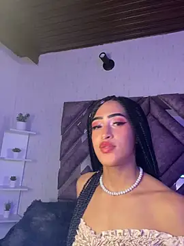 MichelleDiaz Pink online show from March 18, 2025, 3:02 am