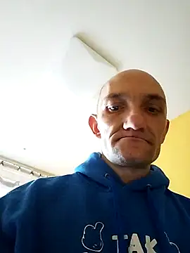 Snapshot of Machura chatting on March 5, 2026, 7:27 am Machura online show from March 5, 2026, 7:27 am