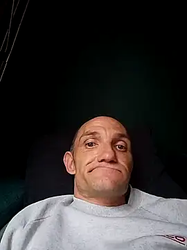 Snapshot of Machura chatting on May 8, 2026, 11:03 am Machura online show from May 8, 2026, 11:03 am