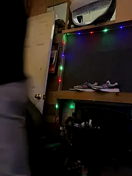 Polaroid White online show from October 1, 2025, 8:19 am