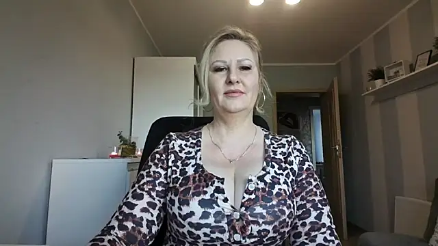 DianaLive online show from March 4, 2026, 7:16 am