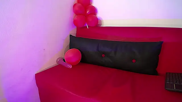 Snapshot of Parysscott chatting on March 5, 2025, 4:02 pm Parysscott online show from March 5, 2025, 4:02 pm