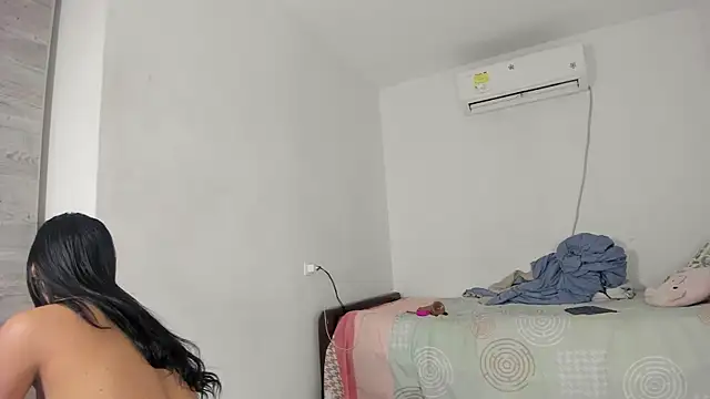 Snapshot of flor_herrera01 chatting on March 1, 2025, 3:32 am flor herrera01 online show from March 1, 2025, 3:32 am