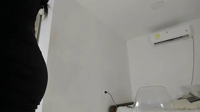 Snapshot of flor_herrera01 chatting on March 15, 2025, 4:35 am flor herrera01 online show from March 15, 2025, 4:35 am