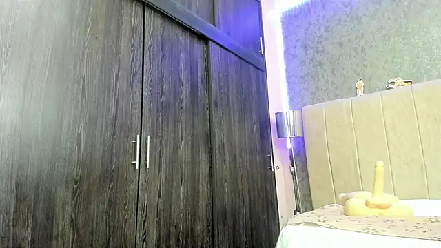 Snapshot of ava-am chatting on November 11, 2025, 3:45 am ava-am online show from November 11, 2025, 3:45 am