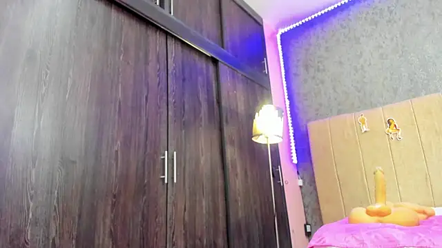 Snapshot of ava-am chatting on December 23, 2025, 2:11 am ava-am online show from December 23, 2025, 2:11 am