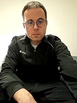 Simonudist online show from February 5, 2026, 5:09 pm