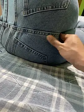 Snapshot of DirtyRobbers chatting on February 22, 2025, 9:59 pm DirtyRobbers online show from February 22, 2025, 9:59 pm