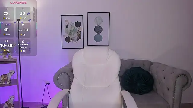 Snapshot of Ivyy_Moon_ chatting on December 23, 2025, 4:45 am Ivyy Moon online show from December 23, 2025, 4:45 am