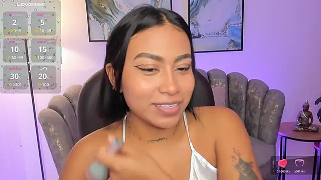 Ivyy Moon  online show from November 27, 2025, 12:55 am