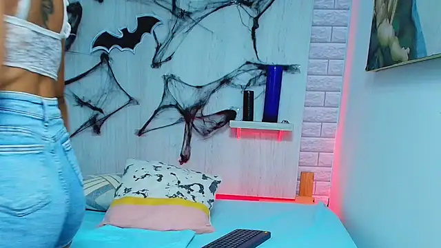 Snapshot of ZaraRousse chatting on October 27, 2025, 1:39 am ZaraRousse online show from October 27, 2025, 1:39 am