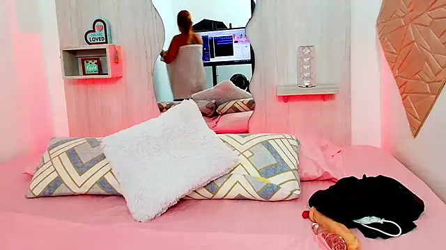 Snapshot of ZaraRousse chatting on September 11, 2025, 3:06 am ZaraRousse online show from September 11, 2025, 3:06 am