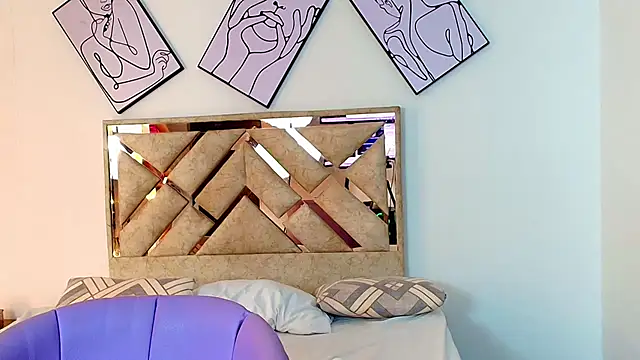 Snapshot of ZaraRousse chatting on October 11, 2025, 3:29 am ZaraRousse online show from October 11, 2025, 3:29 am