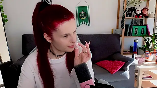 Della Ideal online show from November 18, 2025, 10:51 am