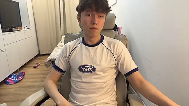 Snapshot of tommy_colson chatting on October 24, 2025, 1:43 pm tommy colson online show from October 24, 2025, 1:43 pm