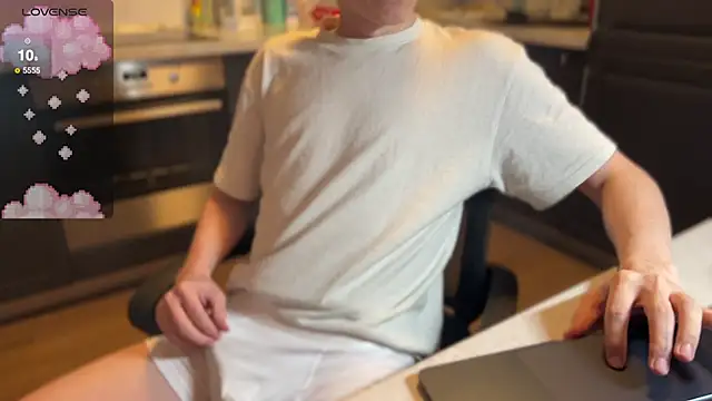 Snapshot of tommy_colson chatting on November 6, 2025, 12:53 pm tommy colson online show from November 6, 2025, 12:53 pm