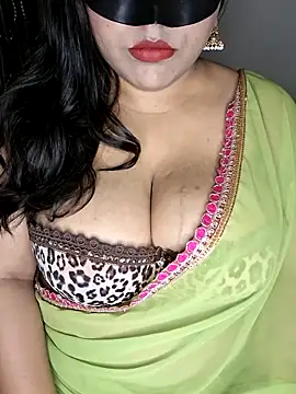 Snapshot of Mazzakiinn chatting on May 6, 2026, 5:39 pm Mazzakiinn online show from May 6, 2026, 5:39 pm