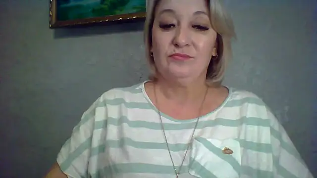 ArielXLoveresss online show from November 20, 2025, 8:37 am