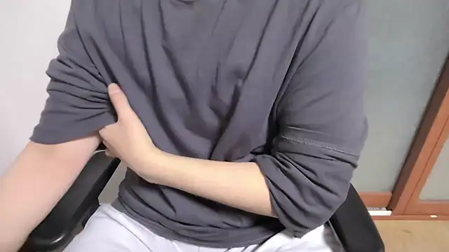 Snapshot of fat_korean chatting on March 21, 2025, 2:40 pm fat korean online show from March 21, 2025, 2:40 pm