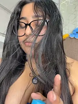 Snapshot of virginbrunette99 chatting on June 5, 2026, 7:03 am virginbrunette99 online show from June 5, 2026, 7:03 am