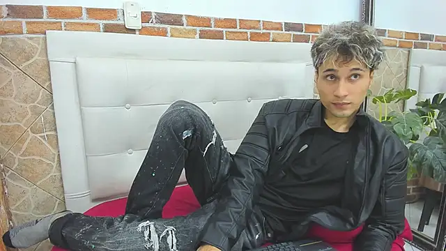 Snapshot of buddy_whitte chatting on September 21, 2025, 11:48 am buddy whitte online show from September 21, 2025, 11:48 am