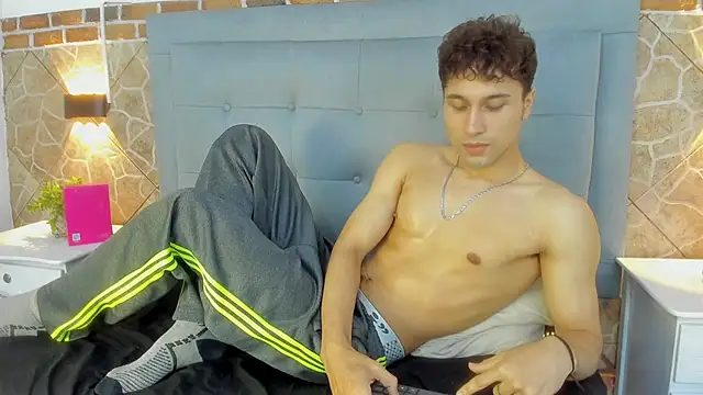 Snapshot of buddy_whitte chatting on March 17, 2025, 6:18 am buddy whitte online show from March 17, 2025, 6:18 am