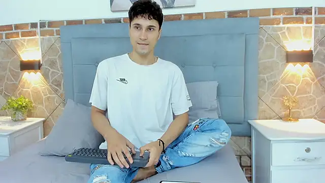 Snapshot of buddy_whitte chatting on March 12, 2025, 1:19 pm buddy whitte online show from March 12, 2025, 1:19 pm