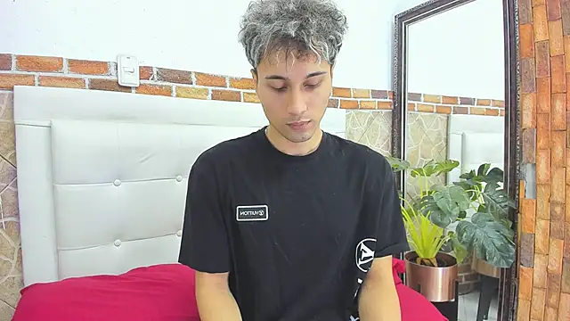 Snapshot of buddy_whitte chatting on September 19, 2025, 12:31 pm buddy whitte online show from September 19, 2025, 12:31 pm