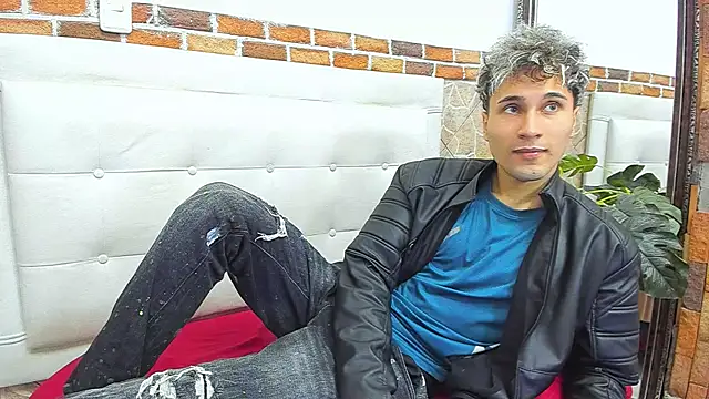 Snapshot of buddy_whitte chatting on September 9, 2025, 12:03 pm buddy whitte online show from September 9, 2025, 12:03 pm