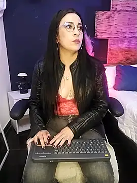 Bella williamss  online show from March 5, 2025, 11:38 pm