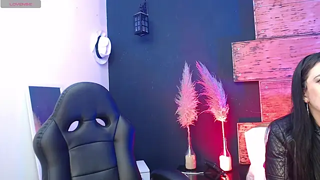 Bella williamss  online show from March 5, 2025, 8:32 pm