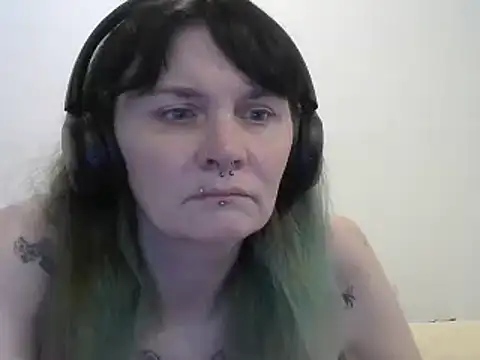 Snapshot of Hotmodel1984 chatting on April 8, 2026, 5:03 pm Hotmodel1984 online show from April 8, 2026, 5:03 pm