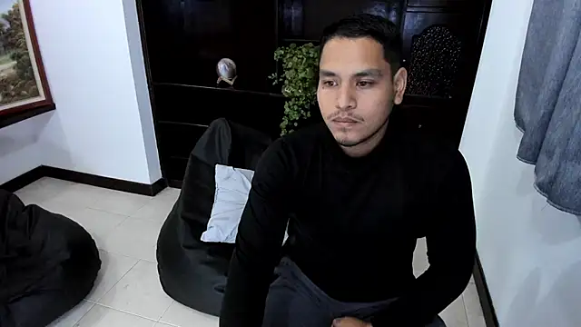 Snapshot of maxflurry_ chatting on March 11, 2025, 7:57 am maxflurry  online show from March 11, 2025, 7:57 am