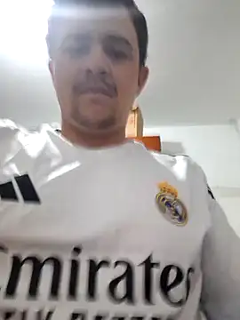 Snapshot of comcoroas chatting on September 28, 2025, 10:17 pm comcoroas online show from September 28, 2025, 10:17 pm