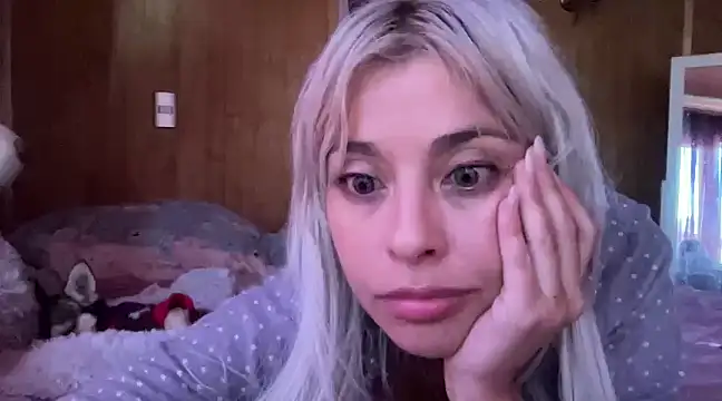 WhiteSnow09 online show from March 7, 2025, 6:11 pm